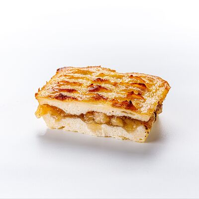 Творожная запеканка с яблоком и корицей в Слойка по цене 123 ₽