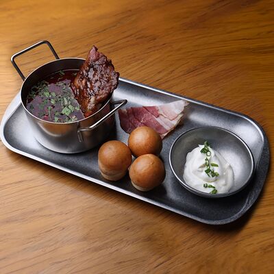 Борщ с ребрами поросенка в 321 Club by Novikov по цене 620 ₽