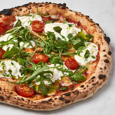Пицца Страчателла, руккола, песто, томат 23 см в Mojo по цене 420