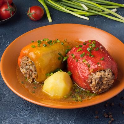 Перцы фаршированные в Узбекская кухня по цене 570 ₽