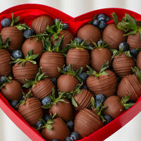 Набор клубники в шоколаде Сердце в SOK - клубника в шоколаде