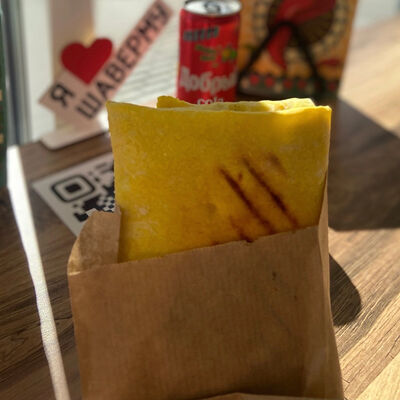 Гирос со свининой в обычном лавашев Burritos по цене 335 ₽