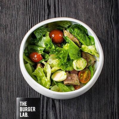 Салат с ростбифом и картофелем в The burger lab по цене 580 ₽