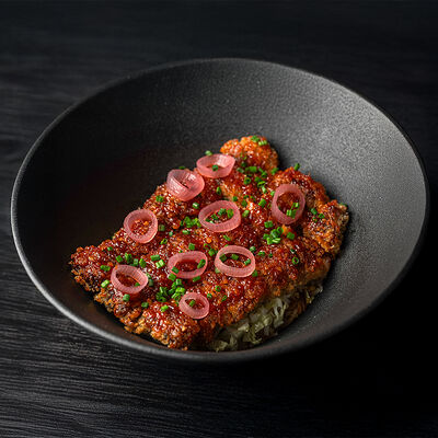 Жареный рис с кацу ребром в Neoni по цене 990 ₽