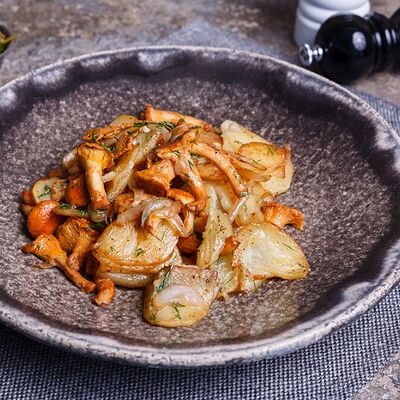 Жареный картофель с лисичками в Маймун по цене 490