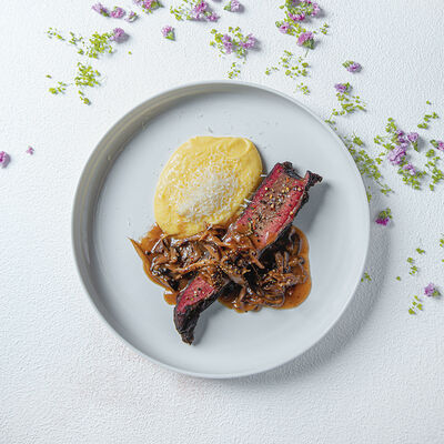 Брискет шиитаке из мраморной говядины в VASILCHUKI Chaihona №1 по цене 1090