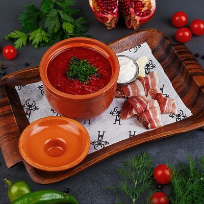 Борщ с салом и сметаной в Руки ВВерх! Бар по цене 550 ₽