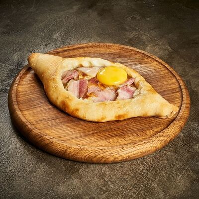 Хачапури по-аджарски с беконом в Гранат по цене 610 ₽