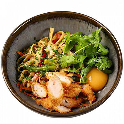 Лапша с хрустящими тигровыми креветками в Chojo Izakaya по цене 770 ₽