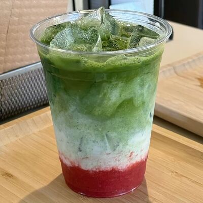 Айс матча латте Клубничный в Вьет Фо - Pho Bo по цене 550 ₽