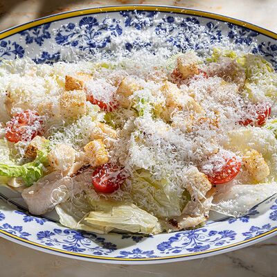 Айсберг, анчоусы и креветки в Ivanka по цене 2040 ₽