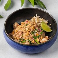 Пад-тай с креветками в Jamamai Asian Kitchen & Bar