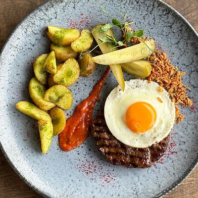 Бифштекс BBQ в Gosti по цене 899 ₽