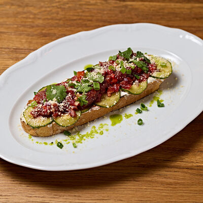 Тартар из говядины 2.0 в Кафе Итальянцы по цене 630 ₽