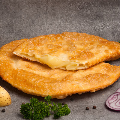 Чебурек с картошкой в Крымские чебуреки по цене 250 ₽