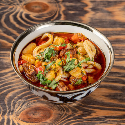 Лагман по-узбекски в Чайхана Халва по цене 420 ₽