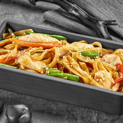 Удон с курицей под соусом терияки в Суши Мастер по цене 249 ₽