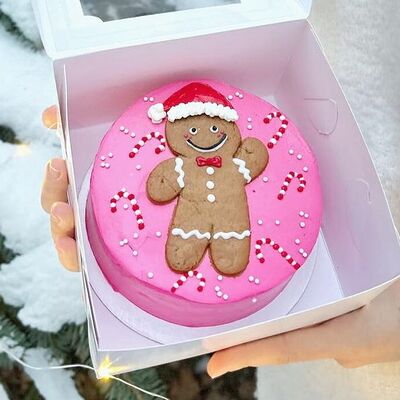 Новогодний бенто торт Пряничный человечек в подарок на Новый год в Cosmo Сakery по цене 2400 ₽