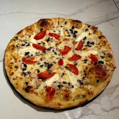 Пицца Греческие острова в Kaif Lounge по цене 950 ₽