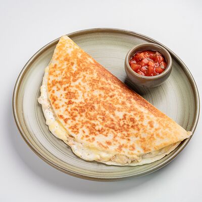 Кесадилья с курицей и сыром в Unit по цене 740 ₽