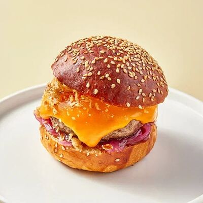 Бургер с говядиной в Регано по цене 700 ₽