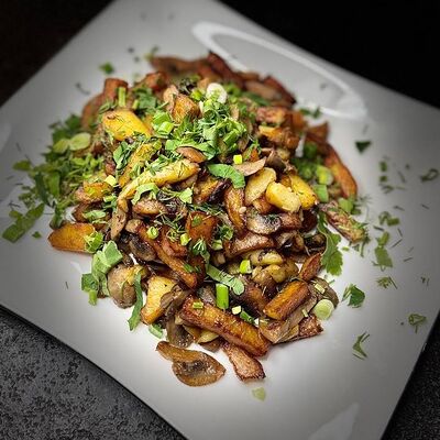 Картофель жареный с грибами в Шампур по цене 370 ₽