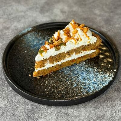 Морковный торт в BRCAFE по цене 325 ₽