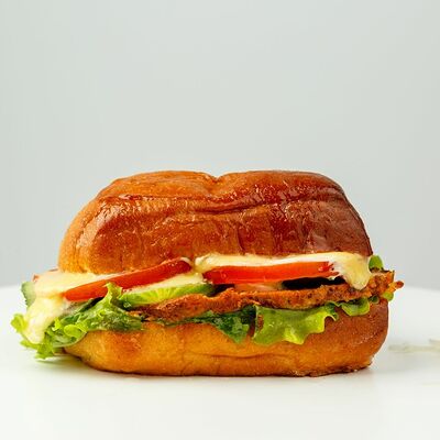 Сэндвич Цезарь с курицей в Белкины пироги по цене 375 ₽