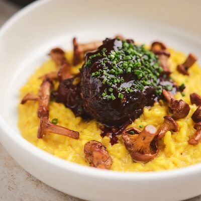 Ризотто миланезе с щёчками бычка и лисичками в The Odi по цене 51 р.