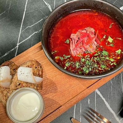 Борщ Купеческий в Kirova street по цене 390 ₽