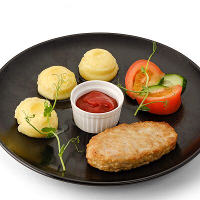 Котлетка куриная с картофельным пюре в Casa Mia по цене 395 ₽