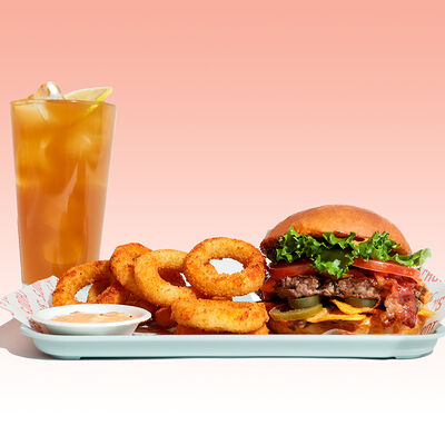 Острое комбо Яе в Spot & Choo's Burgers по цене 1140 ₽