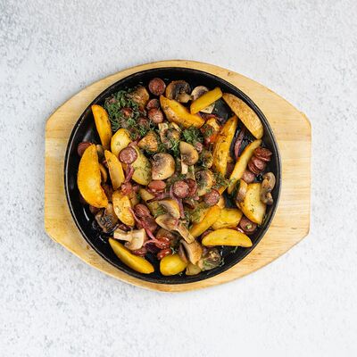 Сковородочка по-охотничьи в Pizza & Roll по цене 715 ₽