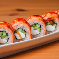 Ролл Филадельфия запечённая в Sushi n Roll