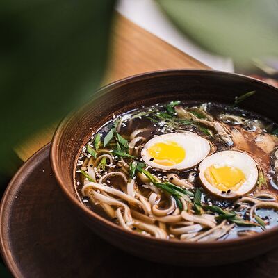 Чикен рамен шиитаке в Brisket Eat&Fun по цене 490 ₽