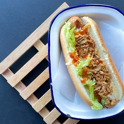 Хот-дог сырный в Бекки бар по цене 450 ₽