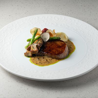 Говяжий язык с белыми грибами и ростовской спаржей в Мясной синдикат по цене 2090 ₽