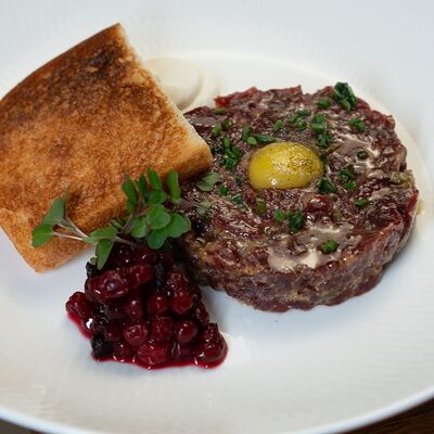 Тартар из оленины в Вода & Еда по цене 1087 ₽