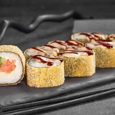 Салмон чиз темпура в Суши мастер по цене 309 ₽