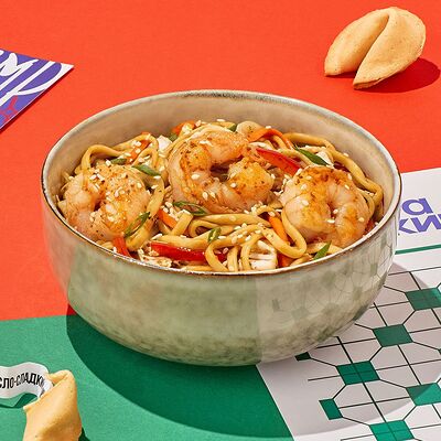 Тигровые креветки с лапшой удон в Dostaевский по цене 573 ₽