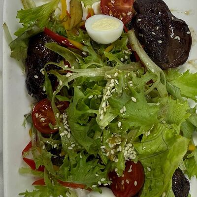 Салат с куриной печенью в Золотая рыбка по цене 640 ₽