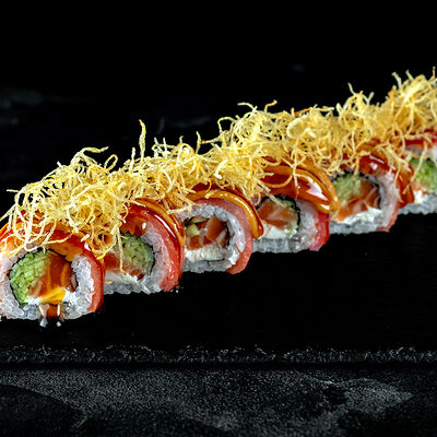 Ролл Сакана в Tsunami Sushi & Cocktails по цене 1390 ₽