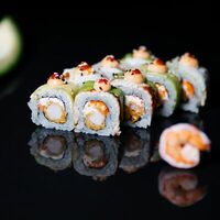 Угорь с авокадо в Sushi Box