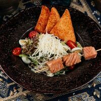 Цезарь с обжаренной семгой в ШБ Next