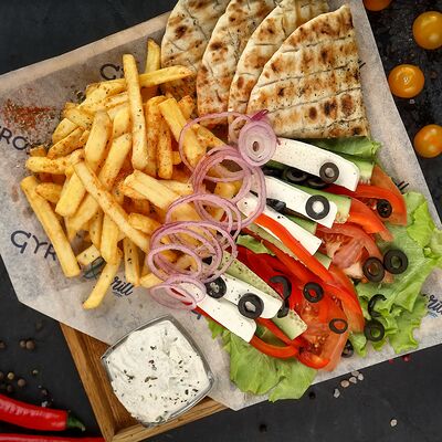 Открытый гирос Вегетарианский в Gyros & Grill по цене 569 ₽