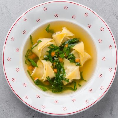 Бульон с тортеллини и травами в Август бистро по цене 490 ₽