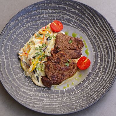 Медальоны в овощной пасте в Nest по цене 1100 ₽