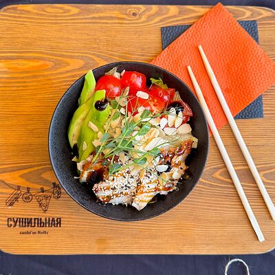 С угрем и авокадо в Сушильная по цене 899 ₽