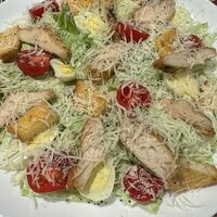 Салат Цезарь с курицей в Дым Хаус 13Шашлык Хаус
