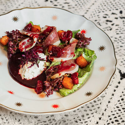 Утка с тыквой и фермерским творогом в Краса по цене 917 ₽